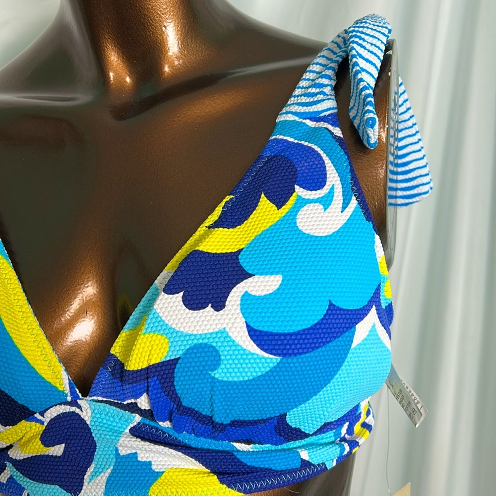 Tommy Bahama Swirl Tide reversible Bikini Top - Small - New! - Picture 3 of 8